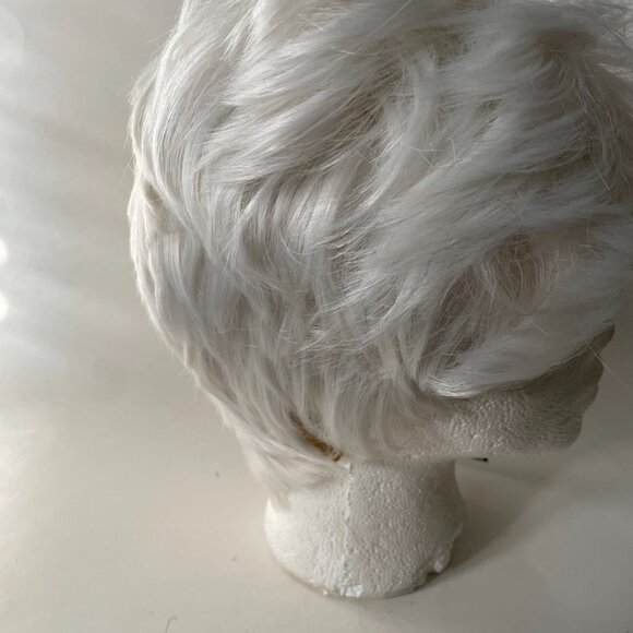Short White Costume Wig - Picture 2 of 13